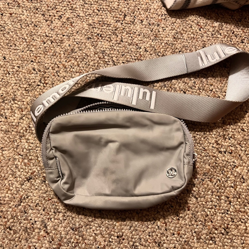 Lululemon cross body